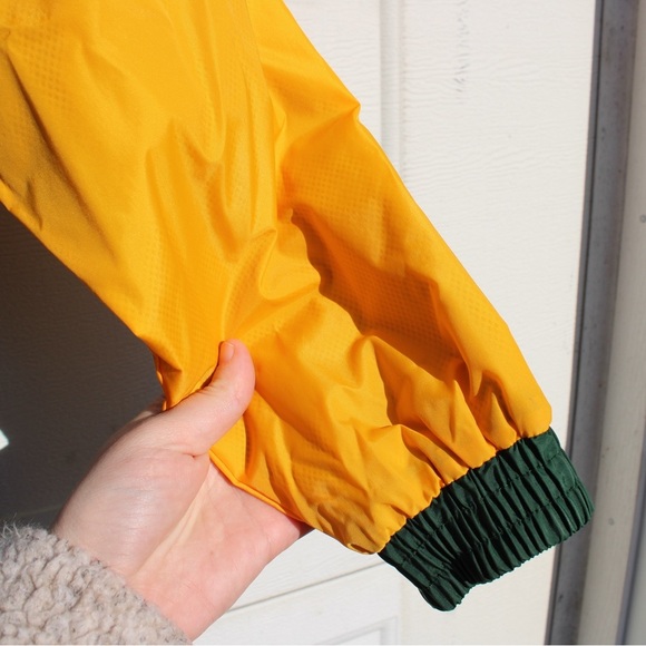 Green Bay Packer NFL Pro Line Windbreaker - Picture 2 of 11